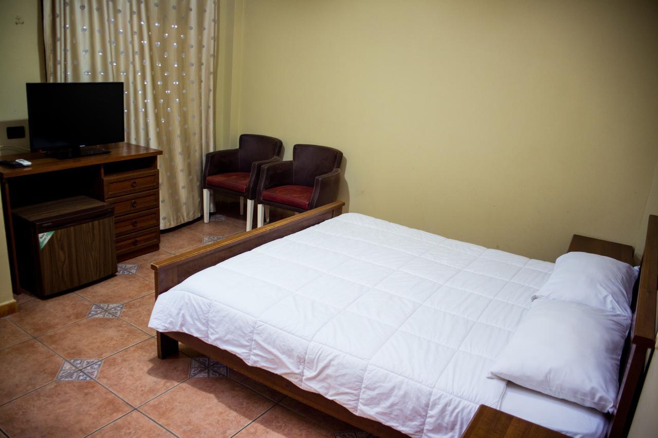 Hotel La Quercia Durrës 외부 사진